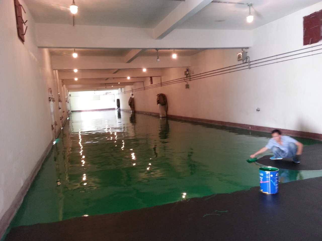 環(huán)氧地坪漆施工后不干怎么辦！廈門滄晟地坪漆廠家為您解析