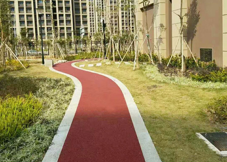 有了彩色透水地坪，暴雨排水將不是難題