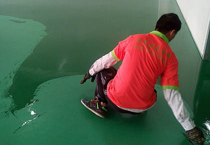 環(huán)氧防滑地坪多少錢？防靜電地板的特點是什么？