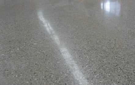 金剛砂超耐磨地坪為什么越來越多的工廠會(huì)采用？