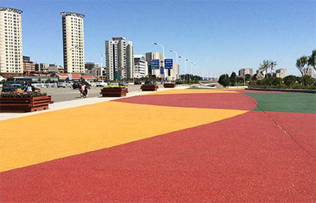 彩色防滑(耐磨)路面能否使用環(huán)氧樹脂涂料？有什么特點(diǎn)？