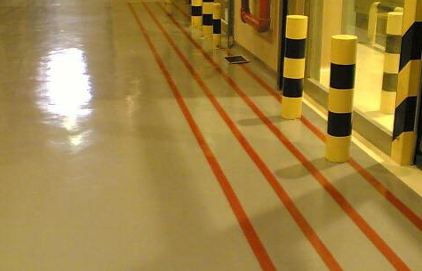 環(huán)氧地坪漆出現(xiàn)滲色和浮色原因是什么？如何解決？