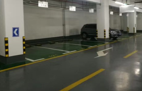 環(huán)氧地坪漆的面漆施工后會(huì)不會(huì)自然流平？